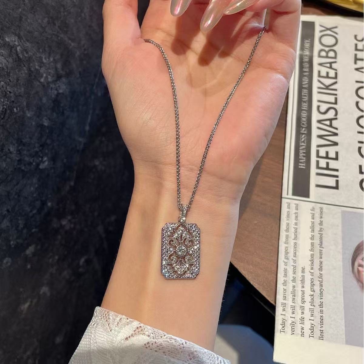 Gold-plated plain pendant