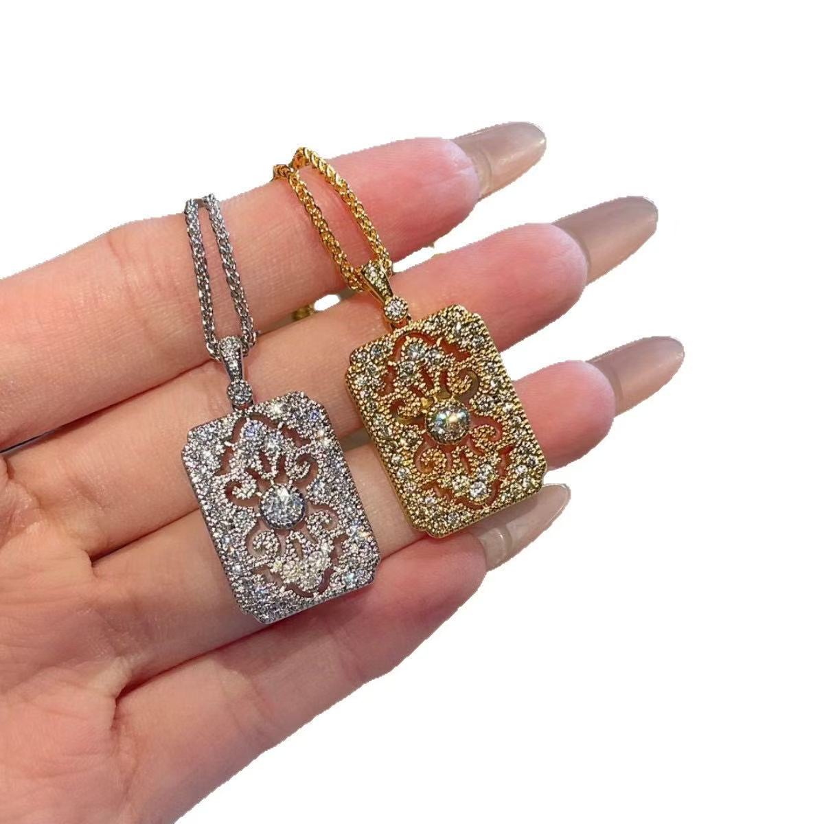 Gold-plated plain pendant